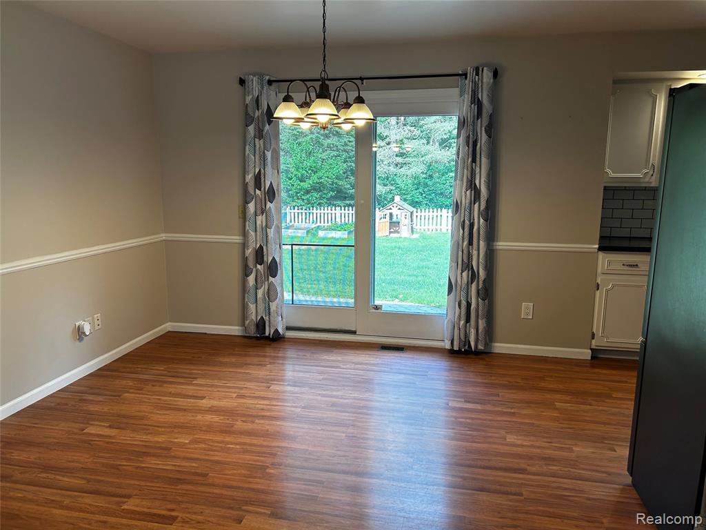 5440 Deland Road Flushing, MI 48433 - Photo 9 of 25