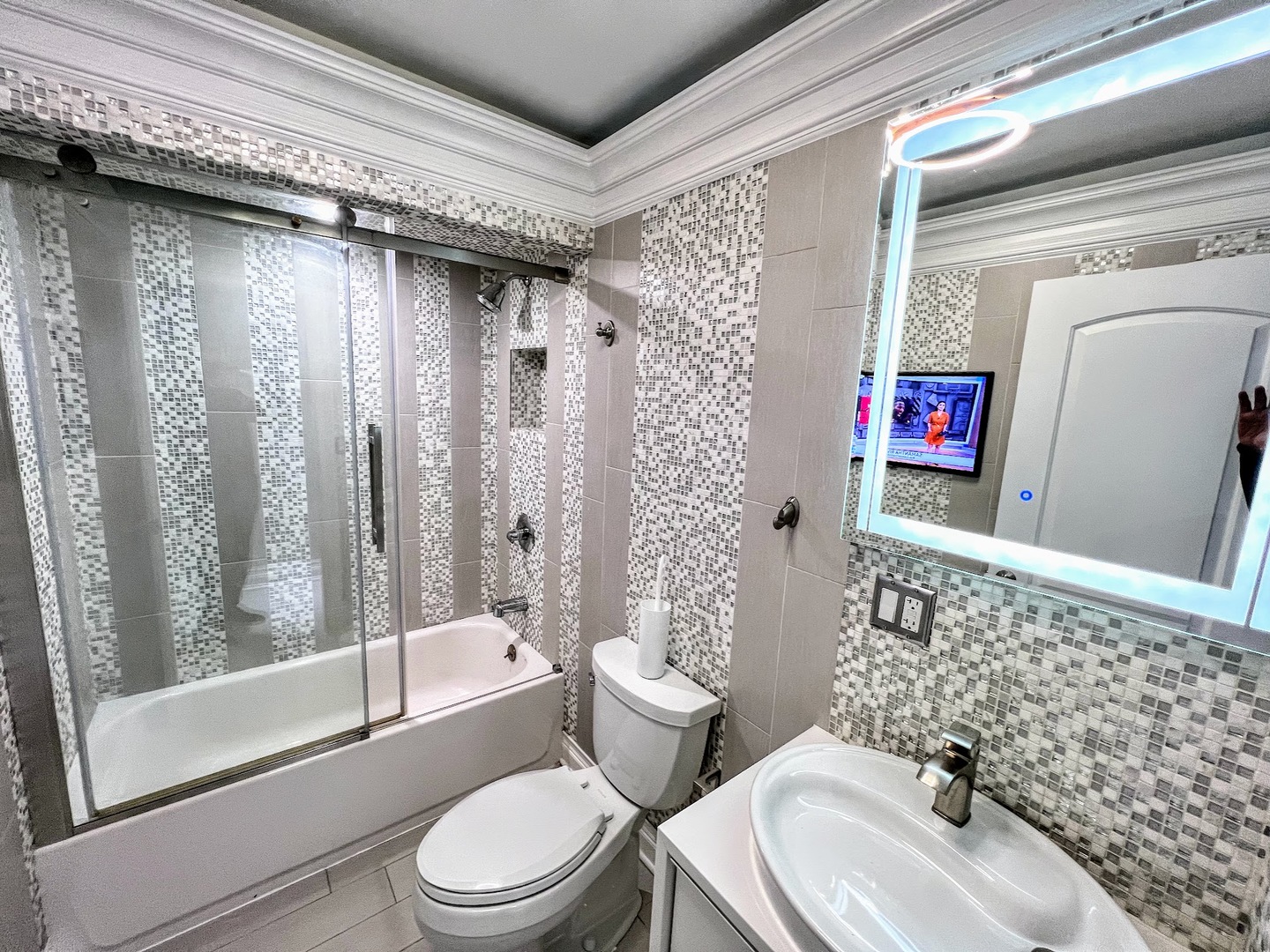 3335 North Kenneth Avenue, Unit G Chicago, IL 60641 - Photo 11 of 12