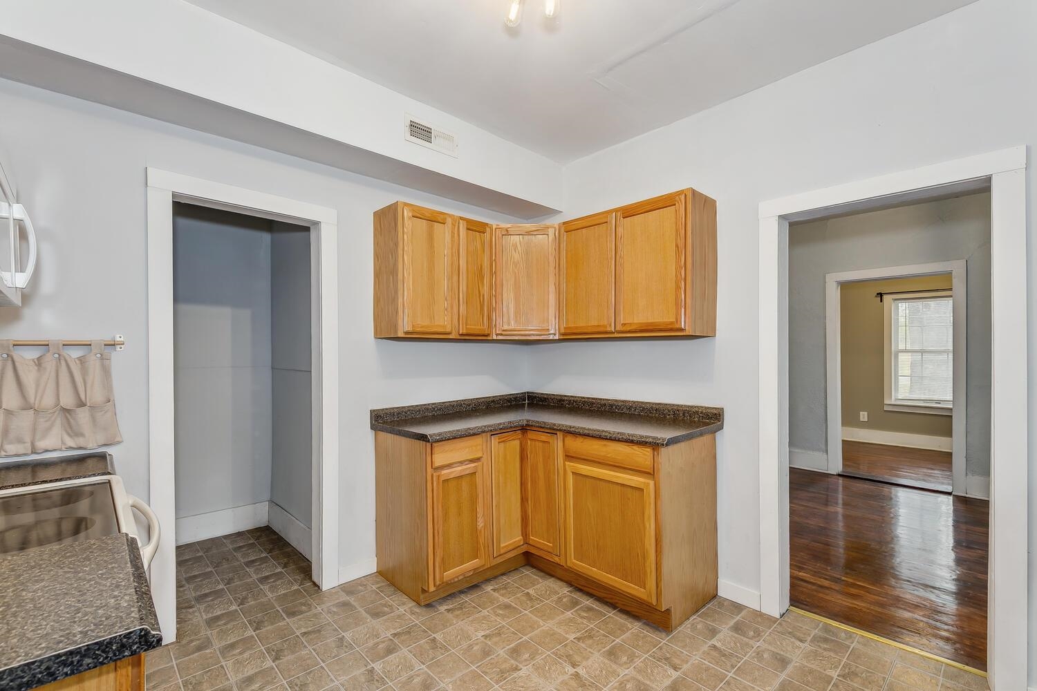 5837 Oliver Street Derby, KS 67037 - Photo 10 of 24