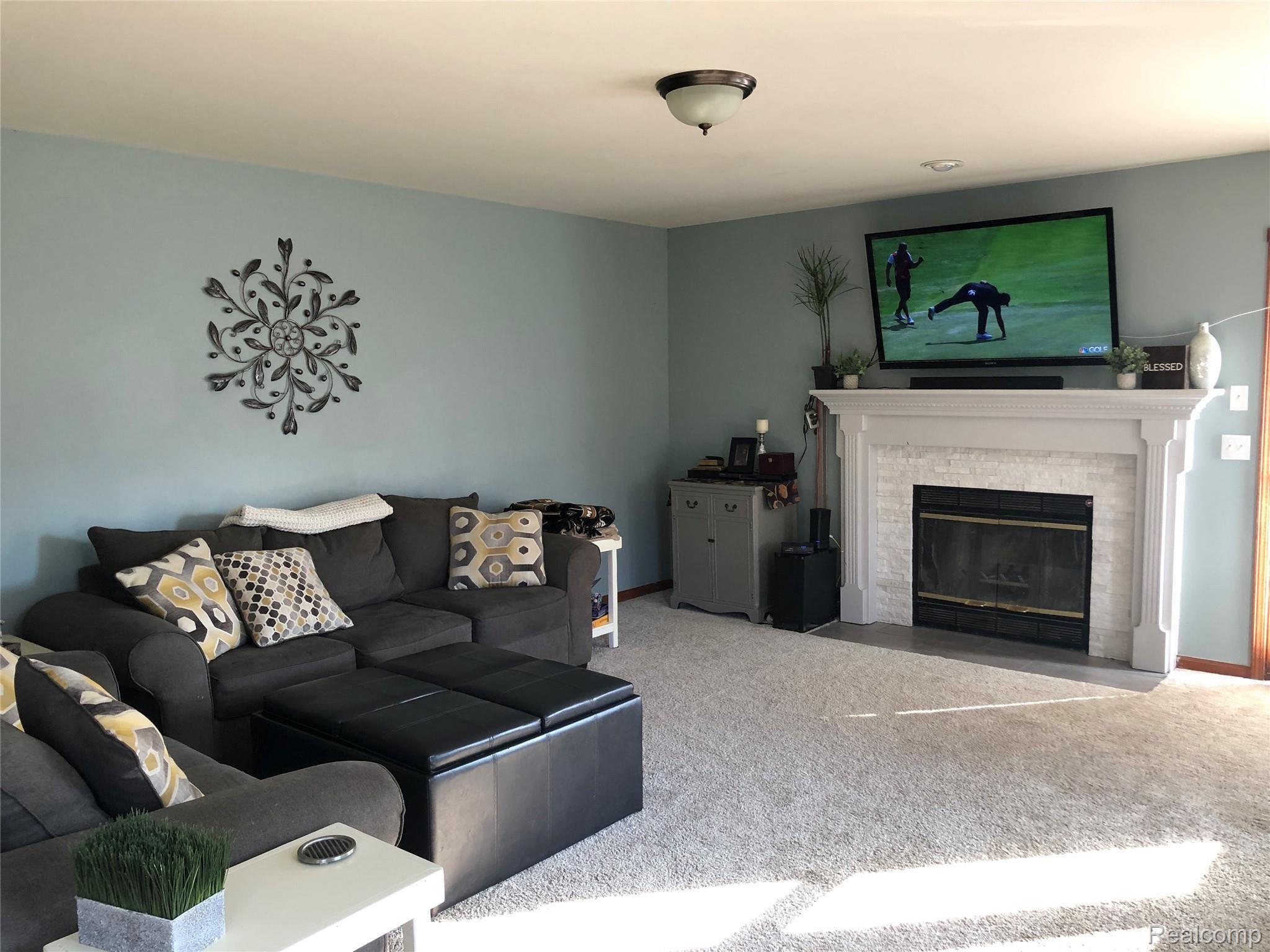 12296 Odell Road Linden, MI 48451 - Photo 4 of 24 IMG_9829.JPG