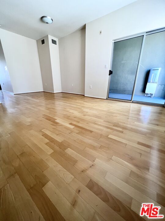 2864 Sunset Place, Unit 402 Los Angeles, CA 90005 - Photo 18 of 25