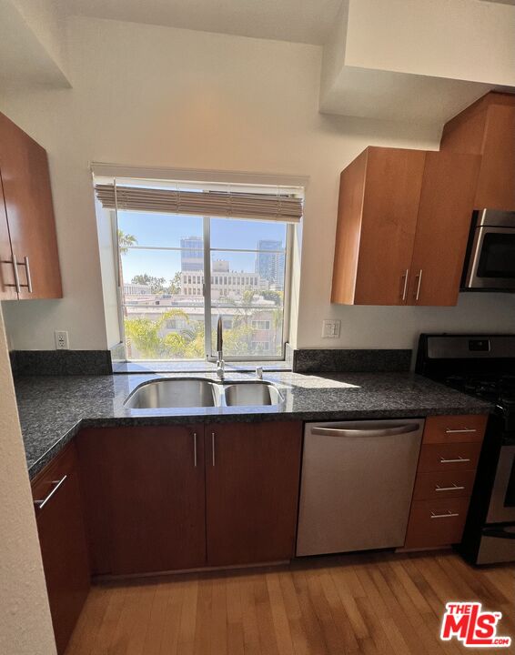 2864 Sunset Place, Unit 402 Los Angeles, CA 90005 - Photo 20 of 25