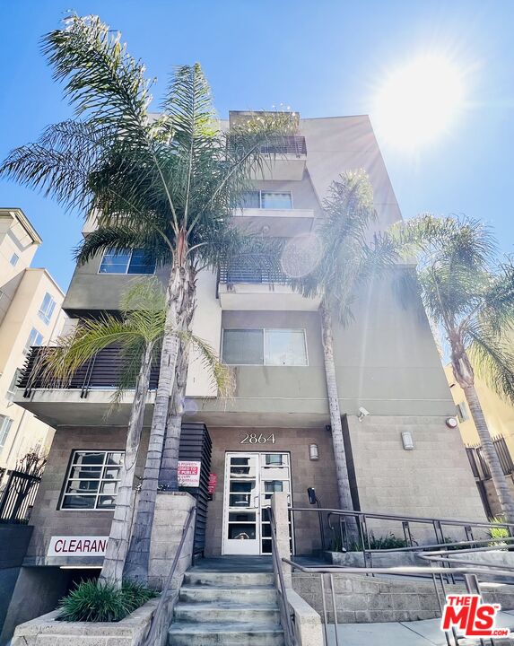 2864 Sunset Place, Unit 402 Los Angeles, CA 90005 - Photo 2 of 25