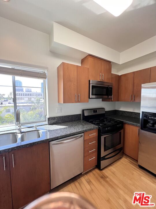 2864 Sunset Place, Unit 402 Los Angeles, CA 90005 - Photo 22 of 25