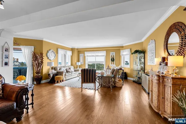 $1,399,999 | 300 Ocean Avenue North, Unit 3C, Long Branch, NJ 07740