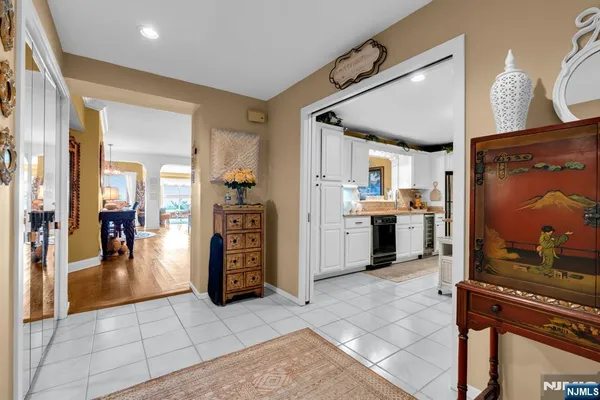 $1,399,999 | 300 Ocean Avenue North, Unit 3C, Long Branch, NJ 07740