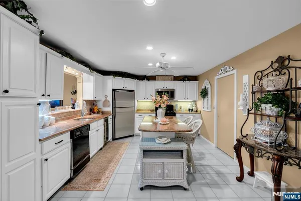 $1,399,999 | 300 Ocean Avenue North, Unit 3C, Long Branch, NJ 07740