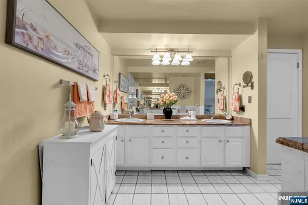 $1,399,999 | 300 Ocean Avenue North, Unit 3C, Long Branch, NJ 07740