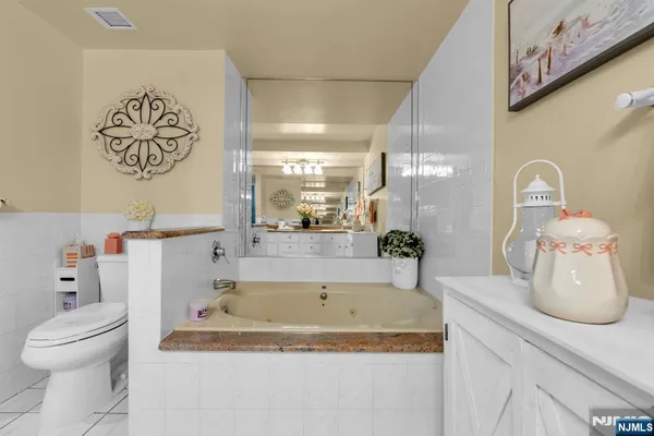 $1,399,999 | 300 Ocean Avenue North, Unit 3C, Long Branch, NJ 07740