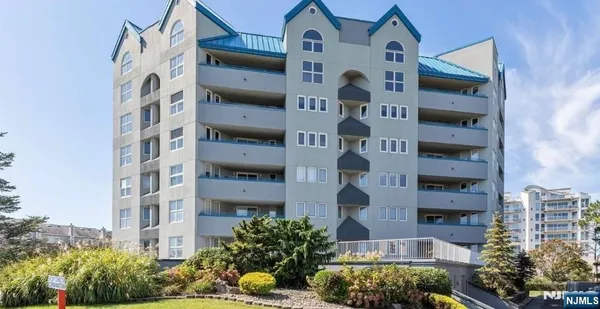 $1,399,999 | 300 Ocean Avenue North, Unit 3C, Long Branch, NJ 07740