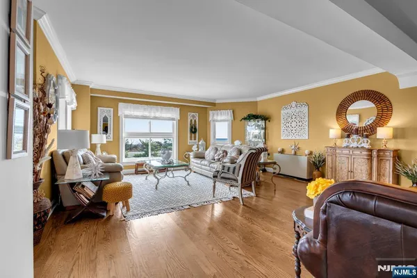 $1,399,999 | 300 Ocean Avenue North, Unit 3C, Long Branch, NJ 07740