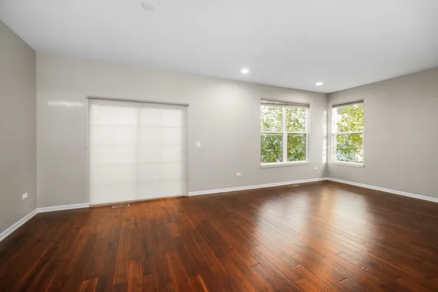 $449,000 | 849 Station Boulevard, Aurora, IL 60504