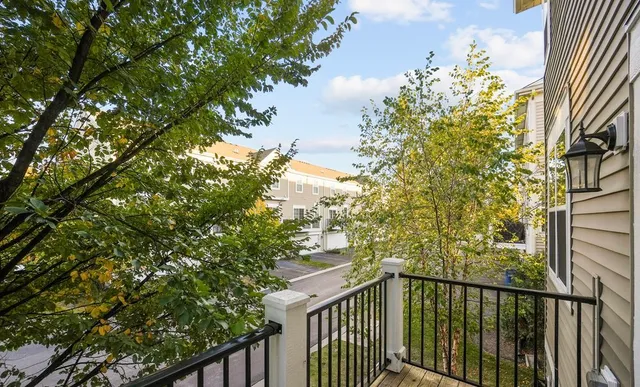 $449,000 | 849 Station Boulevard, Aurora, IL 60504