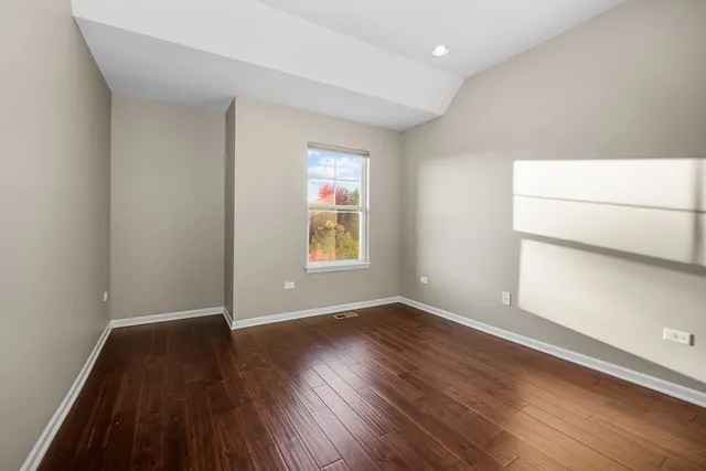 $449,000 | 849 Station Boulevard, Aurora, IL 60504