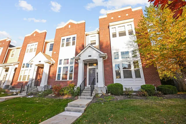 $449,000 | 849 Station Boulevard, Aurora, IL 60504