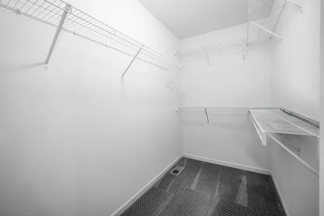 $449,000 | 849 Station Boulevard, Aurora, IL 60504