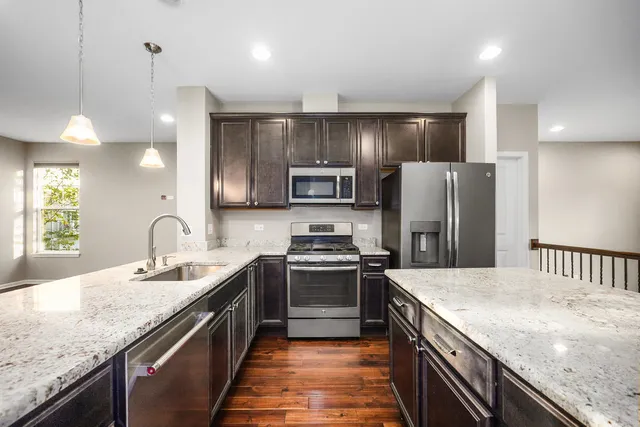 $449,000 | 849 Station Boulevard, Aurora, IL 60504