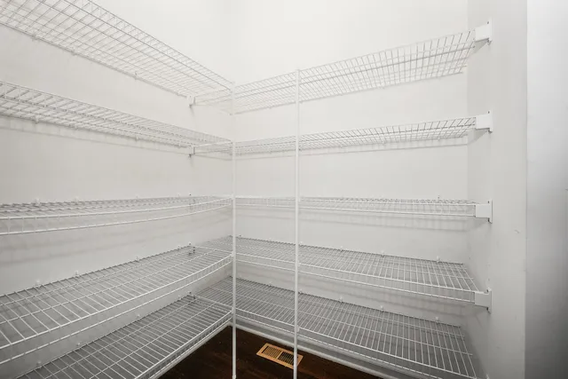 $449,000 | 849 Station Boulevard, Aurora, IL 60504