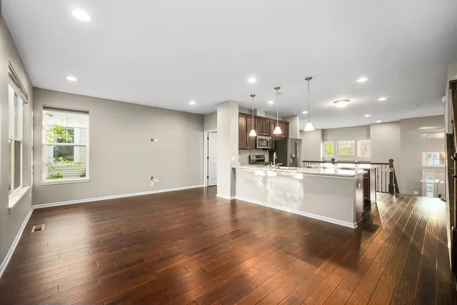 $449,000 | 849 Station Boulevard, Aurora, IL 60504