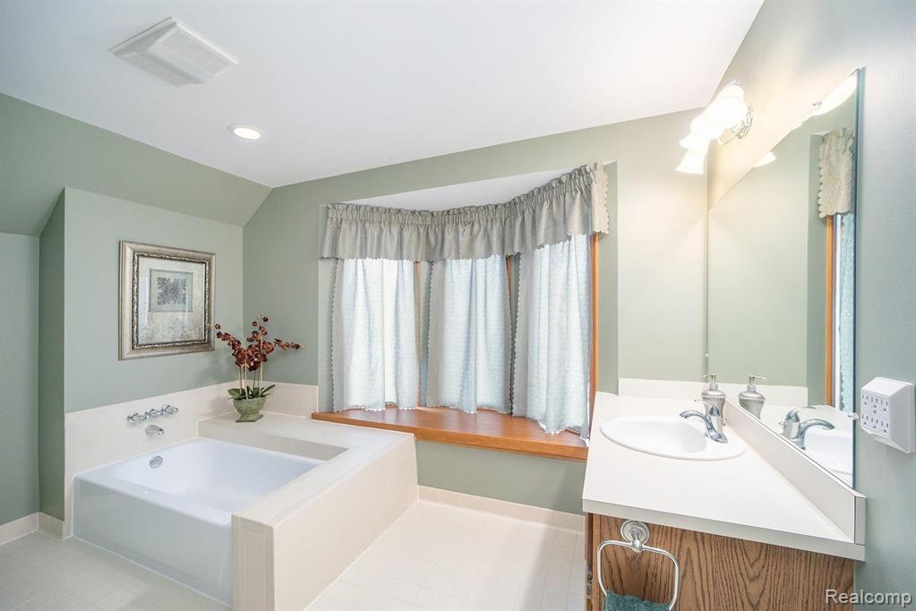 3659 Worthington Court Rochester Hills, MI 48309 - Photo 33 of 42