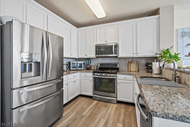 75 Wesmont Drive Wood-Ridge, NJ 07075 - Photo 9 of 25