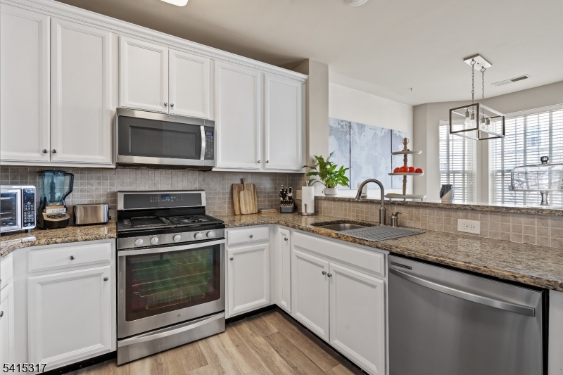 75 Wesmont Drive Wood-Ridge, NJ 07075 - Photo 10 of 25