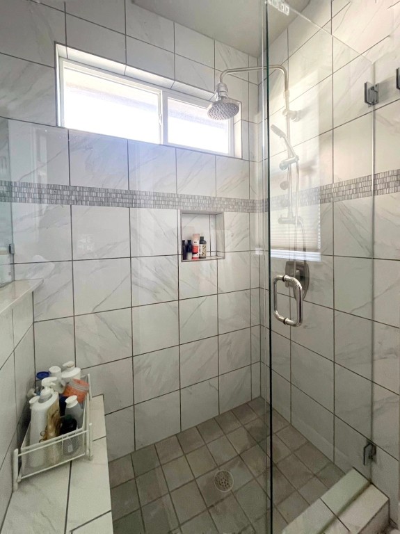 7511 Wildcat Pass Austin, TX 78757 - Photo 19 of 24 a bathroom with a shower