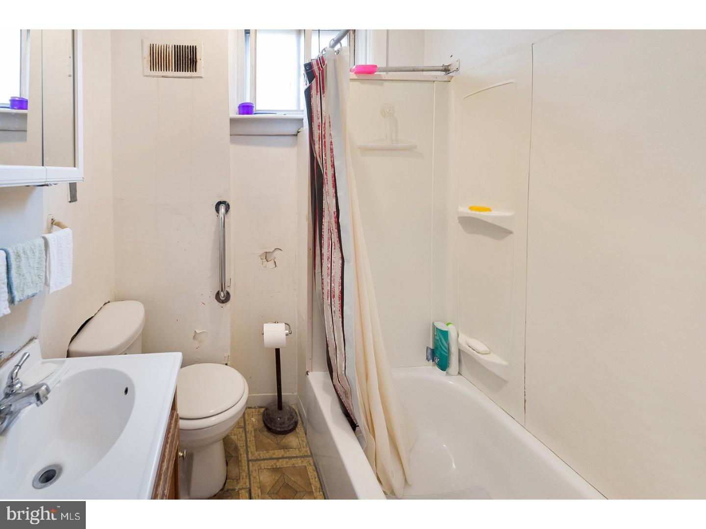 2111 Tasker Street Philadelphia, PA 19145 - Photo 18 of 22 Gallery Image 18