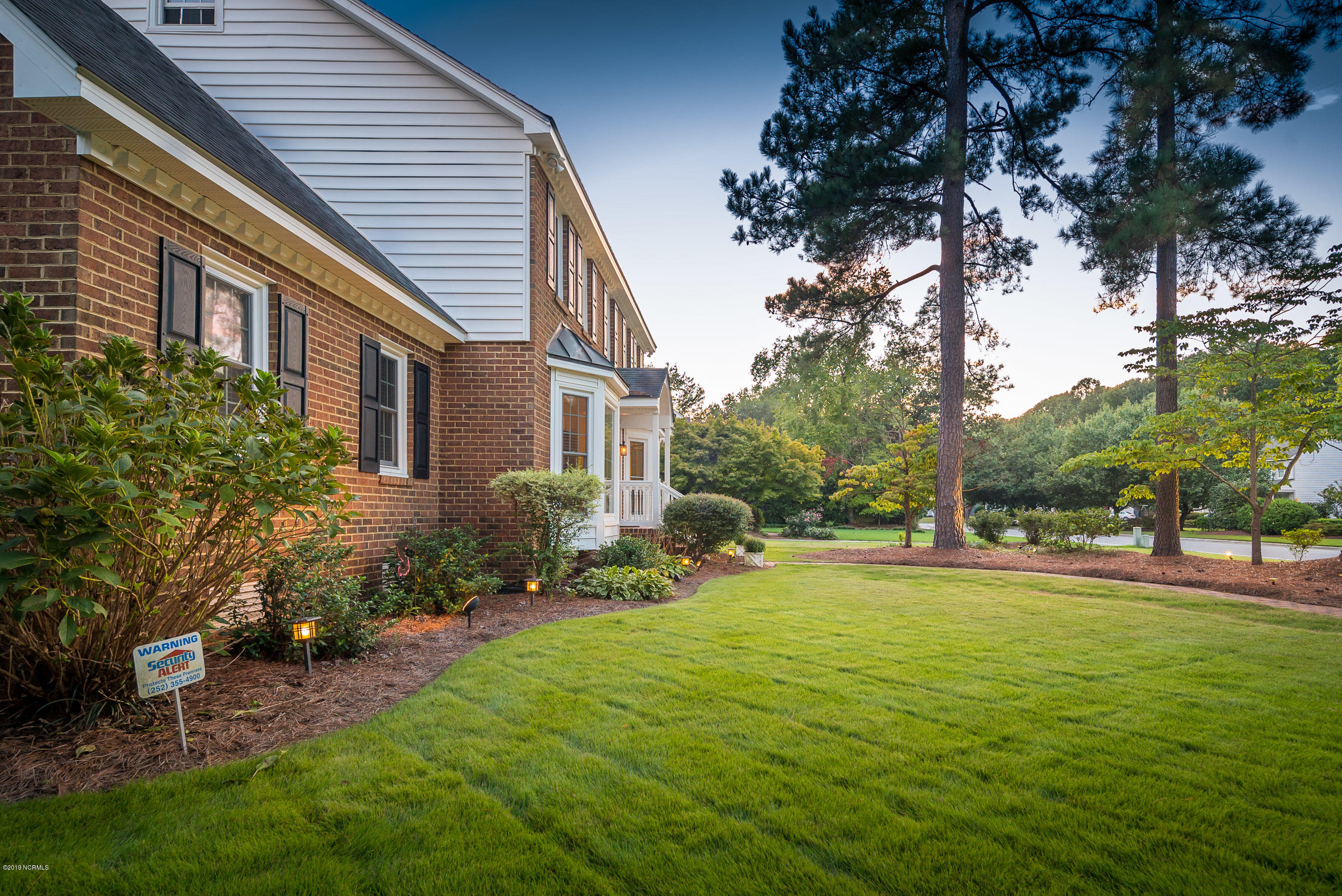 511 Cedarhurst Road Greenville, NC 27834 - Photo 5 of 44 Front Yard