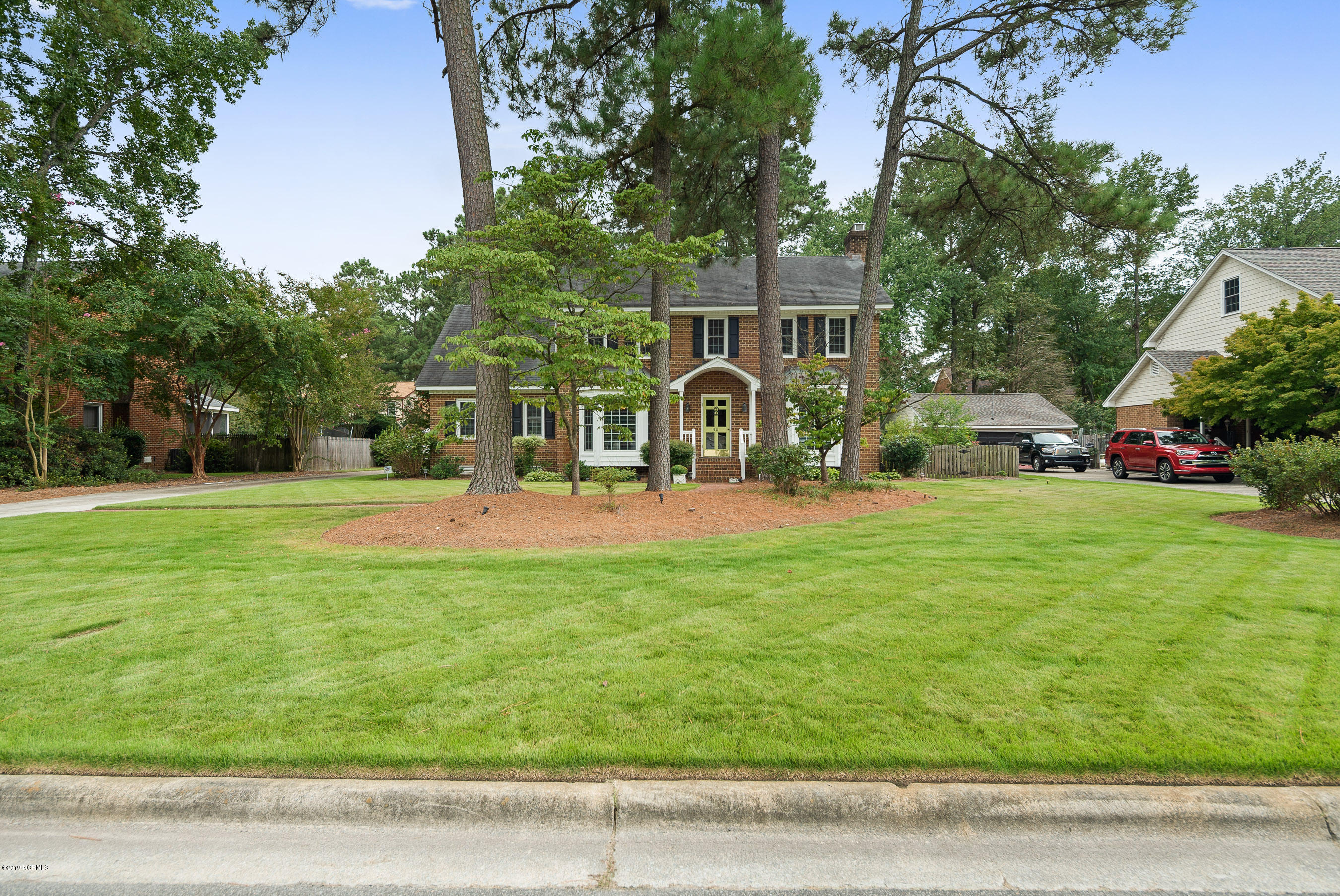 511 Cedarhurst Road Greenville, NC 27834 - Photo 6 of 44 Front Yard