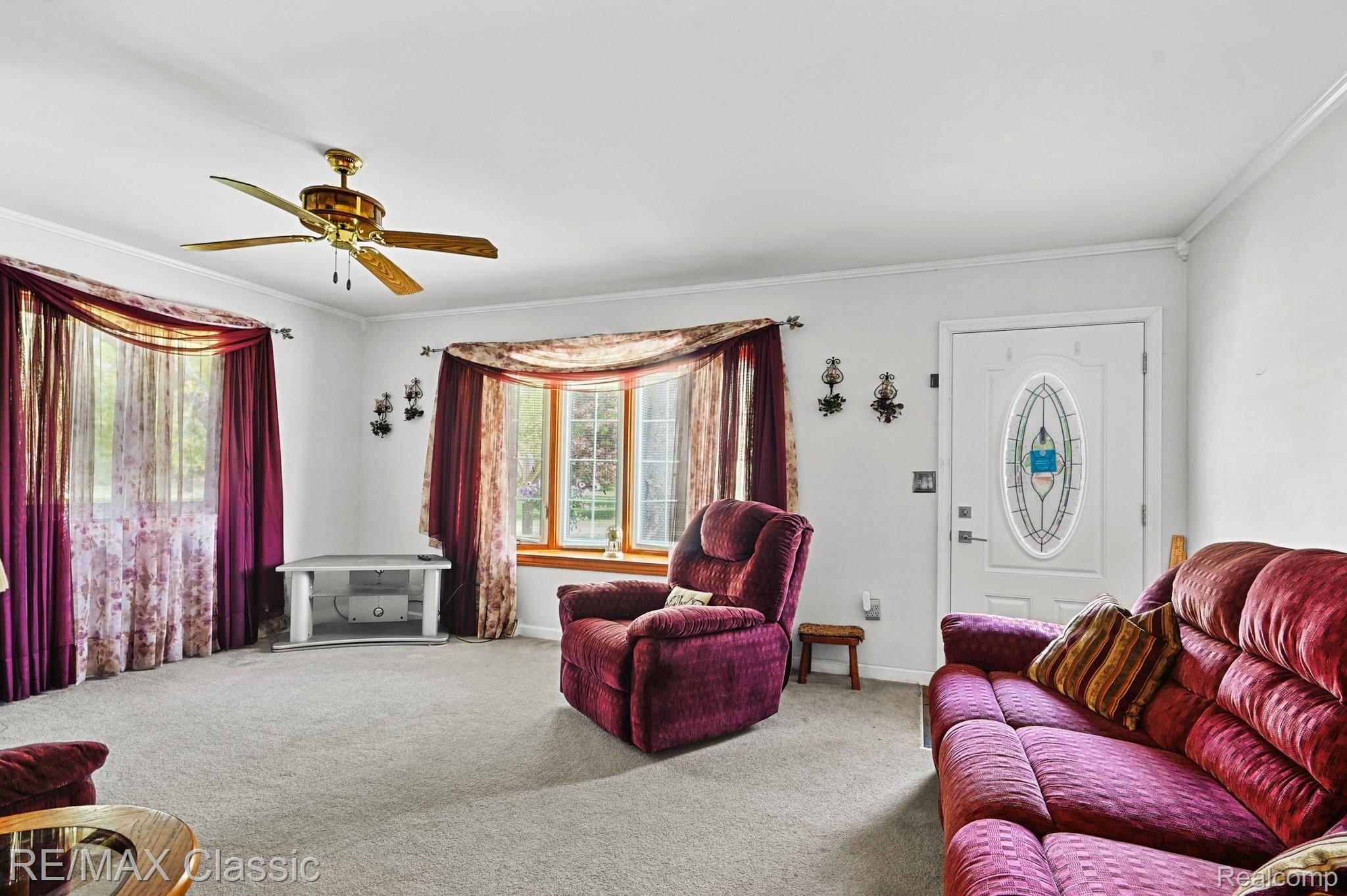 11158 9 Mile Road South Lyon, MI 48178 - Photo 14 of 26 Bay Window and Ceiling Fan