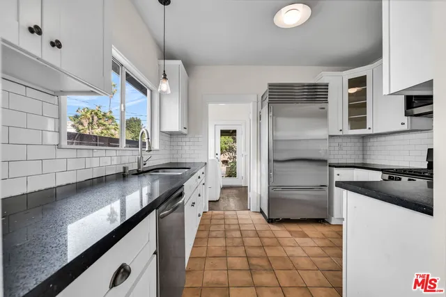 $4,750 | 2014 5th Avenue, Los Angeles, CA 90018