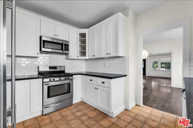 $4,750 | 2014 5th Avenue, Los Angeles, CA 90018