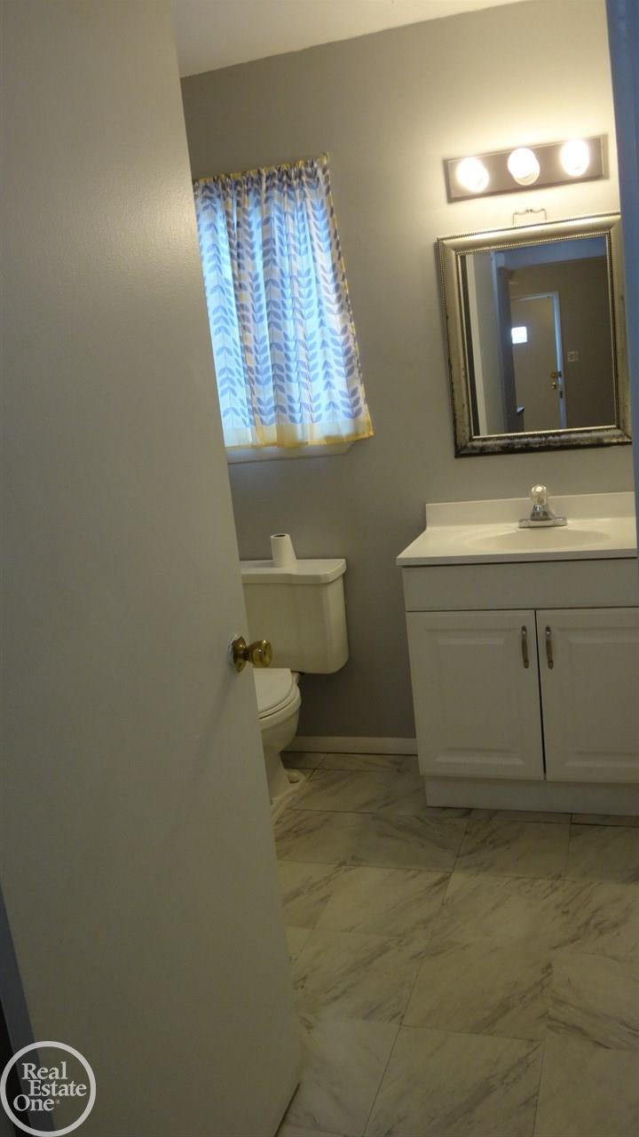 20210 15 Mile Road Clinton Township, MI 48035 - Photo 7 of 14 31383016-7.JPG