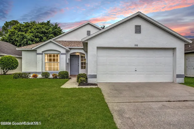 $2,100 | 958 Pine Creek Circle Northeast, Palm Bay, FL 32905