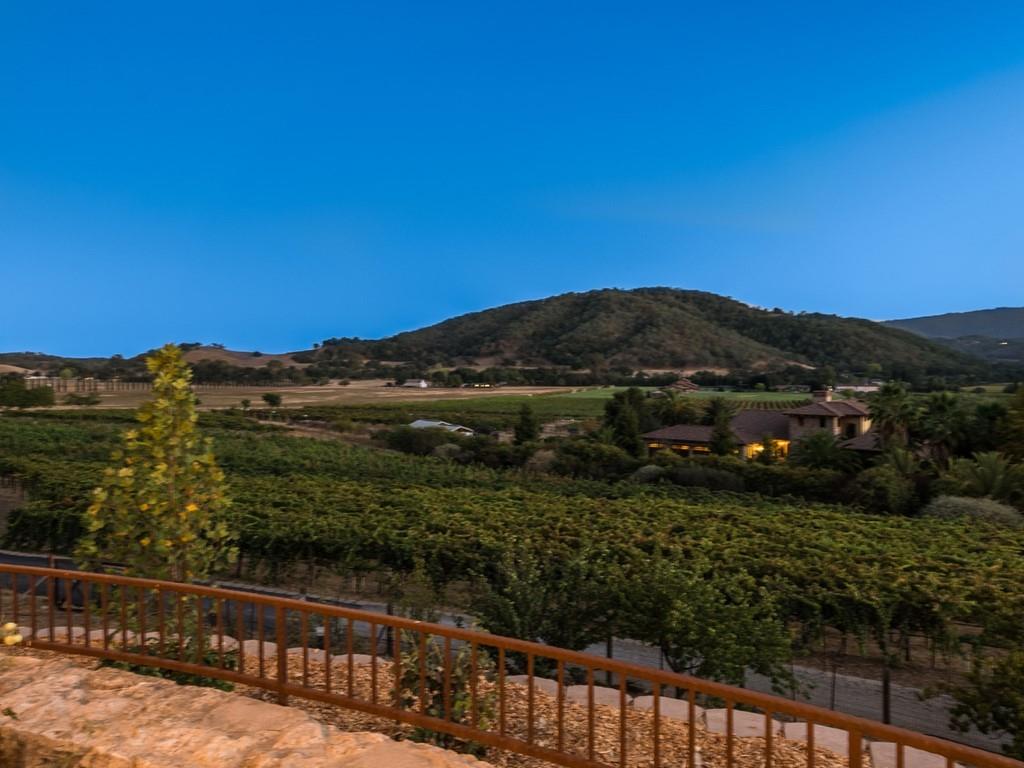 2900 Soma Way Gilroy, CA 95020 - Photo 41 of 61 a view of a lush green field