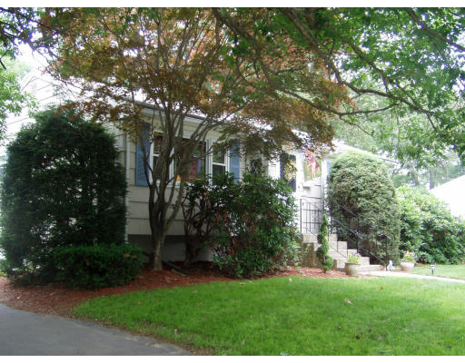 40 Althea Road Randolph, MA 02368 - Photo 4 of 22 Gallery Image 4
