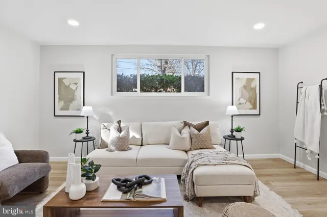 $659,900 | 706 Kenbrook Drive, Silver Spring, MD 20902