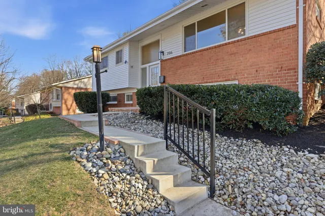 $659,900 | 706 Kenbrook Drive, Silver Spring, MD 20902