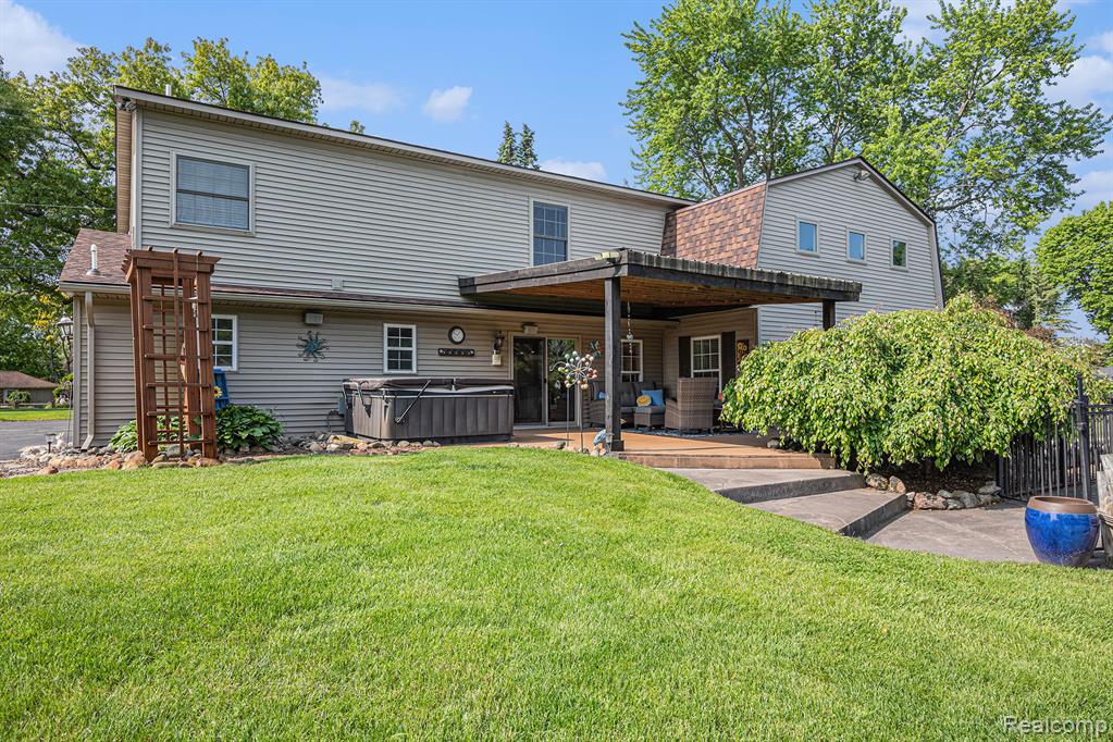 6080 Waldon Road Clarkston, MI 48346 - Photo 33 of 44