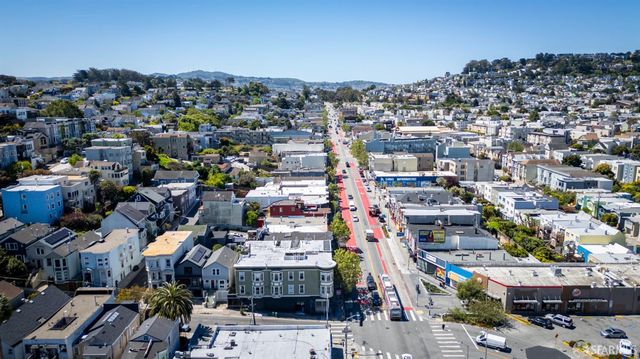 a picture of city view