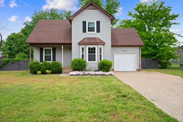 $1,895 | 907 Desota Lane, Oak Grove, KY 42262