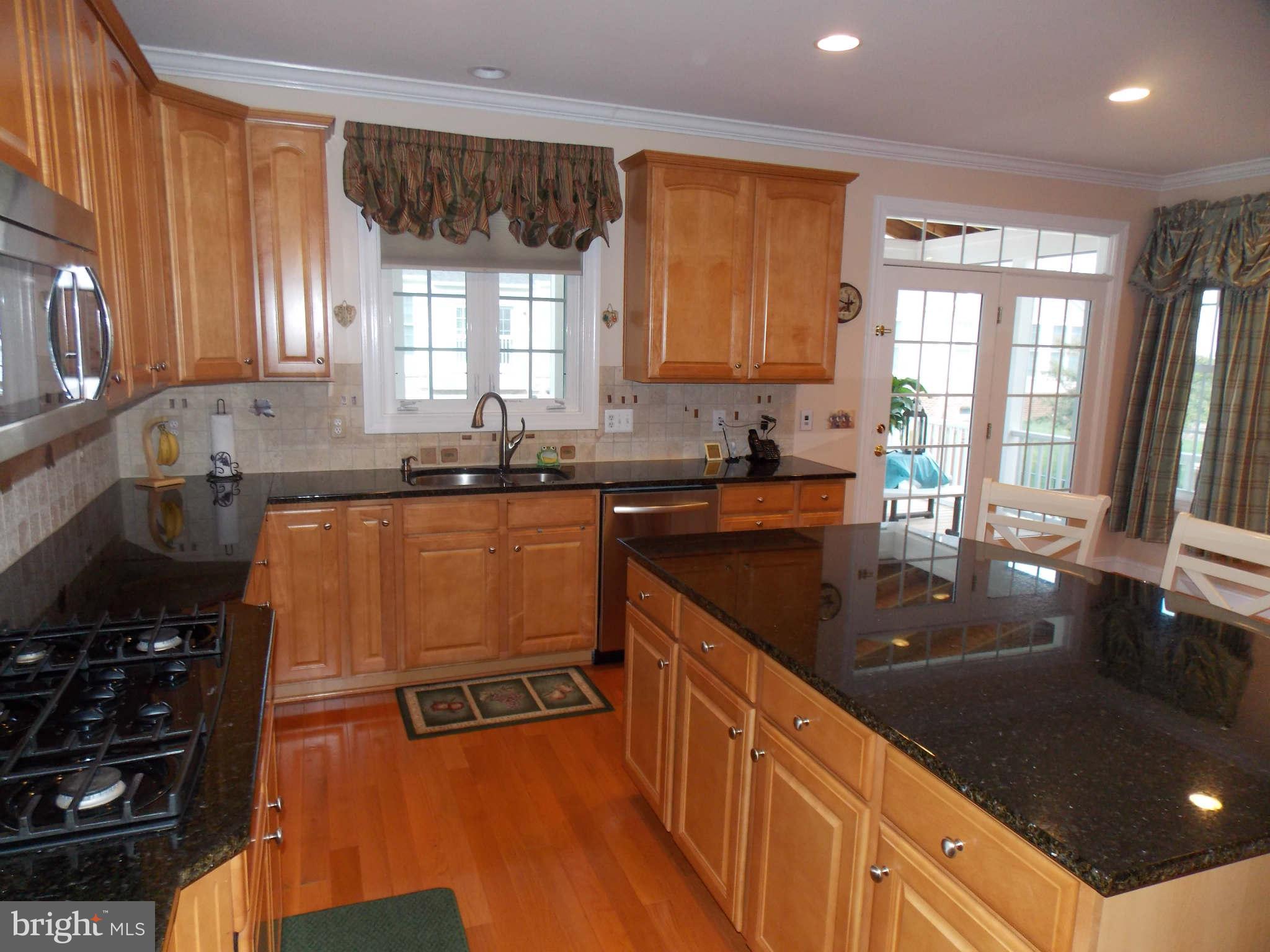 42456 Spring Splendor Drive Ashburn, VA 20148 - Photo 13 of 30 Kitchen