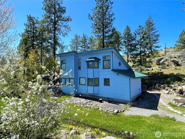 $359,900 | 197 Cameron Lake Loop Road, Okanogan, WA 98840