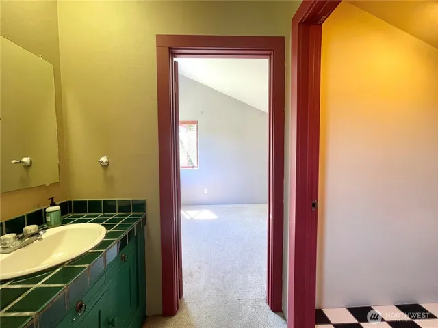 $359,900 | 197 Cameron Lake Loop Road, Okanogan, WA 98840