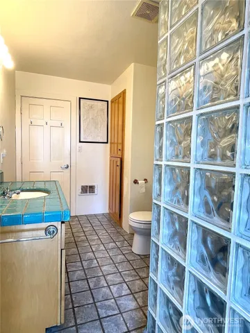 $359,900 | 197 Cameron Lake Loop Road, Okanogan, WA 98840