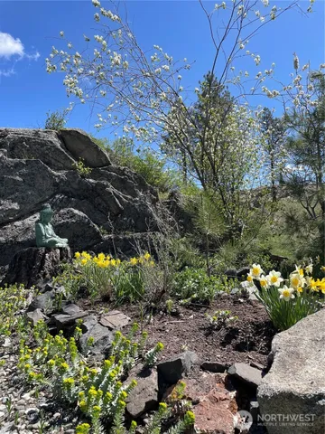 $359,900 | 197 Cameron Lake Loop Road, Okanogan, WA 98840