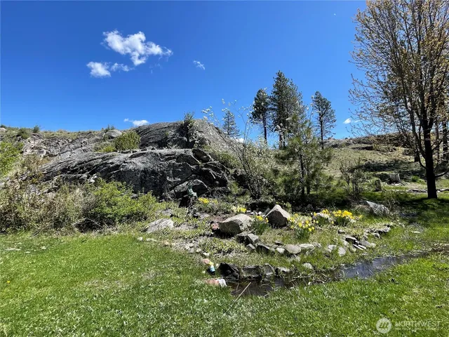 $359,900 | 197 Cameron Lake Loop Road, Okanogan, WA 98840