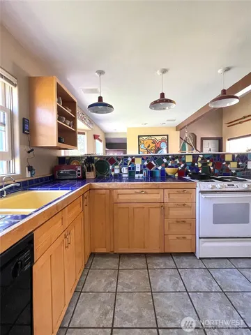 $359,900 | 197 Cameron Lake Loop Road, Okanogan, WA 98840