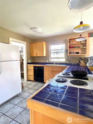 $359,900 | 197 Cameron Lake Loop Road, Okanogan, WA 98840